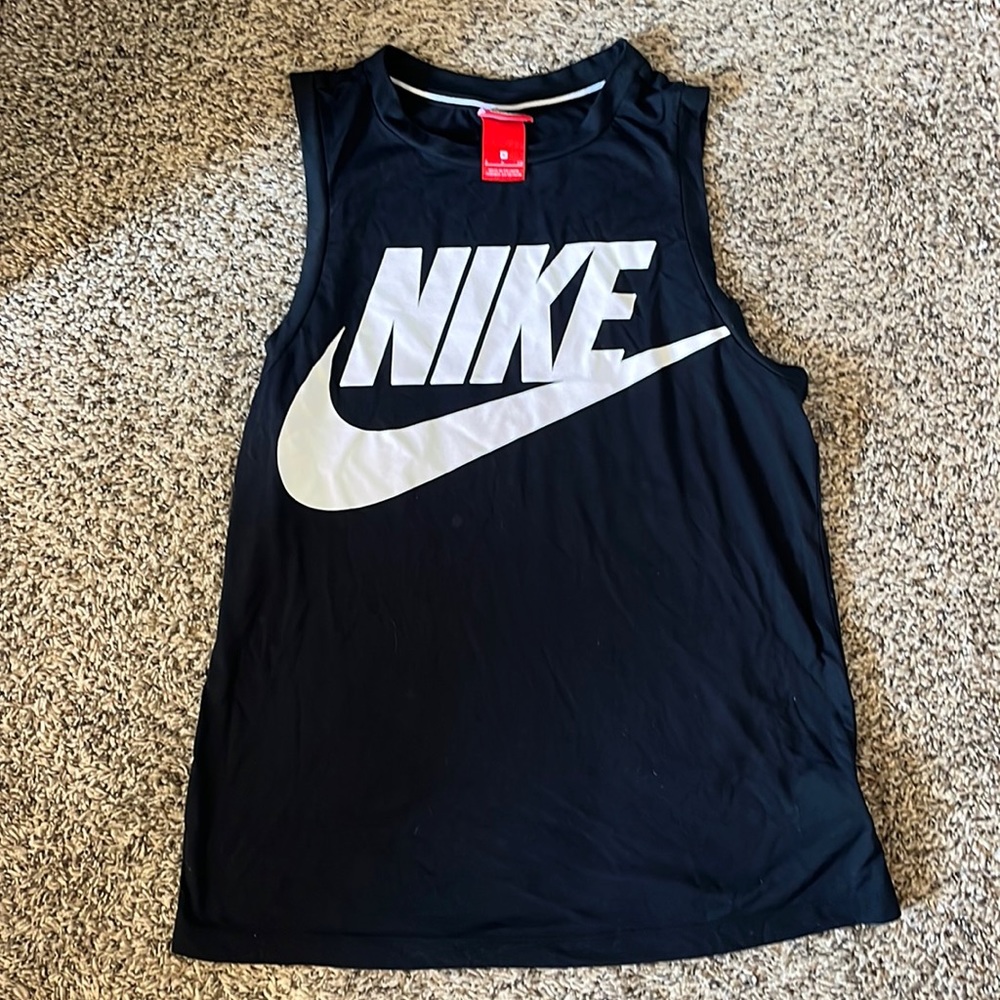 Small Nike cutoff (black and white)